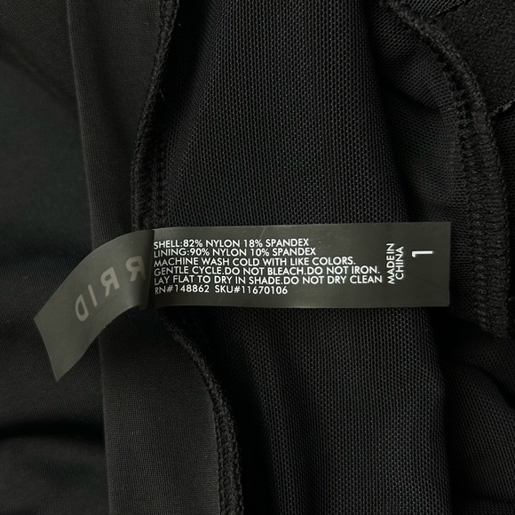 Torrid Black Wireless Long Sleeve Rashguard One Piece Swimsuit Full Zip 1X NWT - Picture 7 of 10